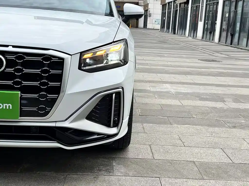 Audi Q2L 2024 — фото 18