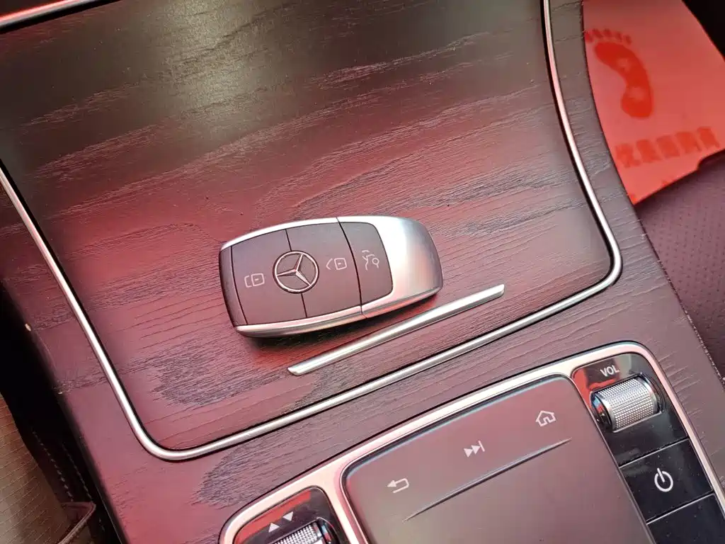 Mercedes-Benz C-Class 2019 — фото 17