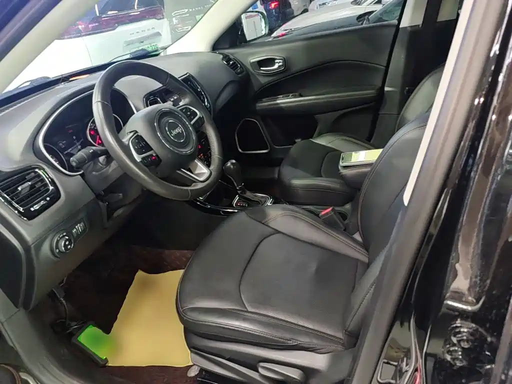 Jeep Compass 2021 — фото 11