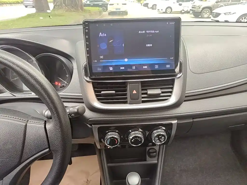 Toyota Yaris L 2021 — фото 13