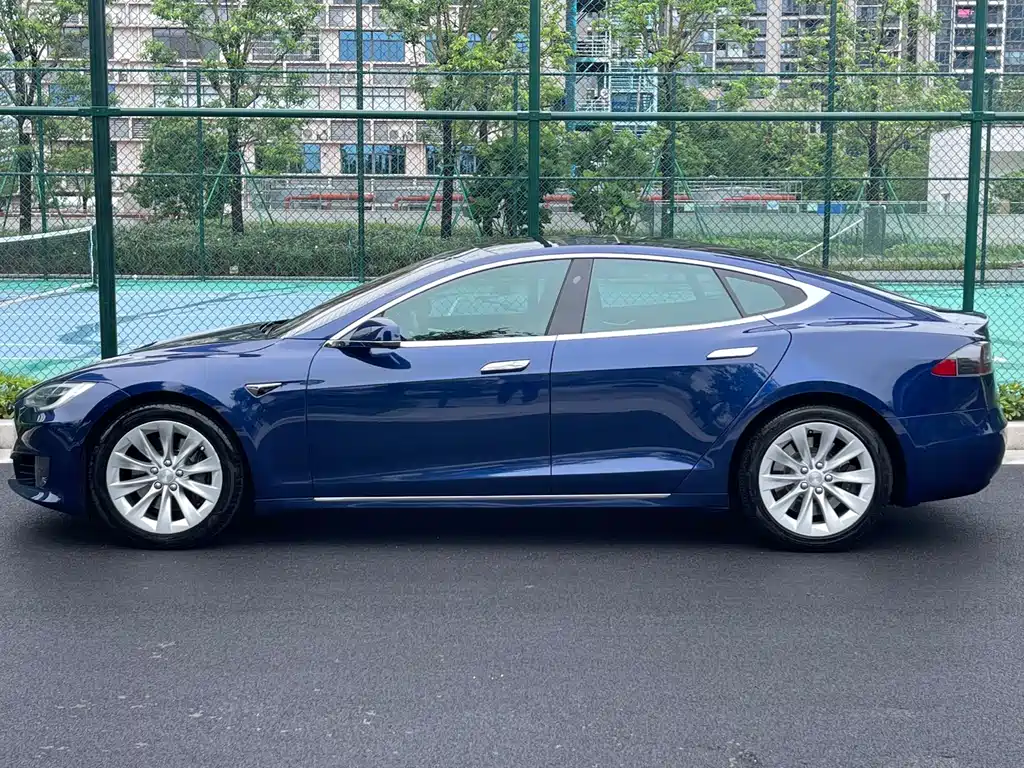 Tesla Model S 2017 — фото 2