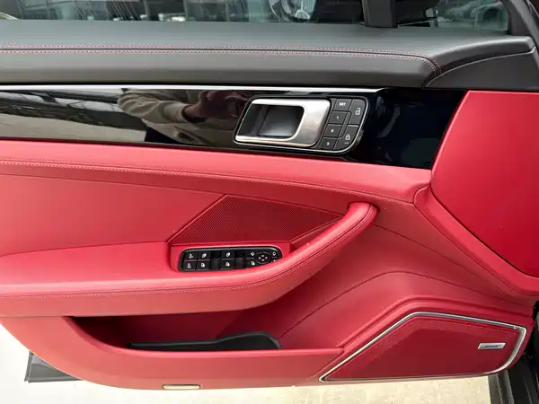 Porsche Panamera 2023