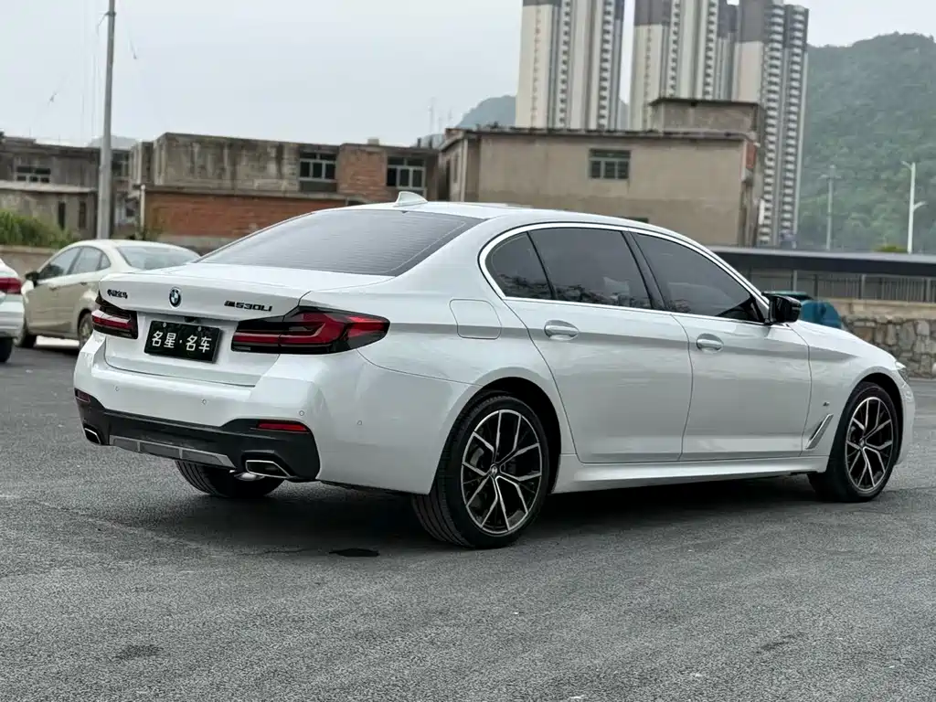 BMW 5 Series 2023 — фото 12