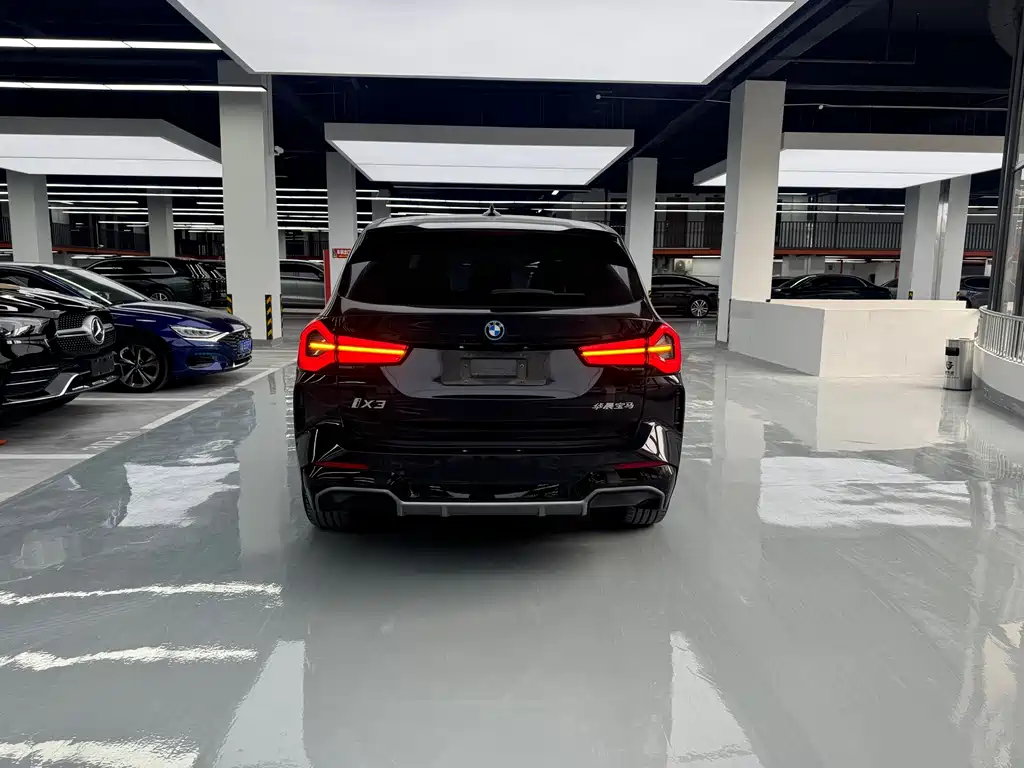 BMW iX3 2023 — фото 14