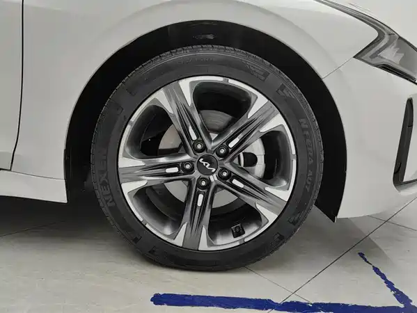 Kia K5 2023