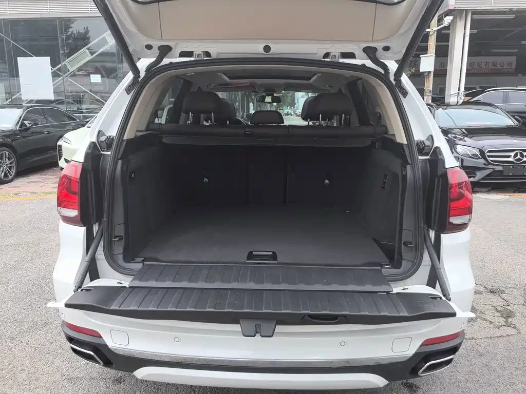 BMW X5 2018 — фото 25