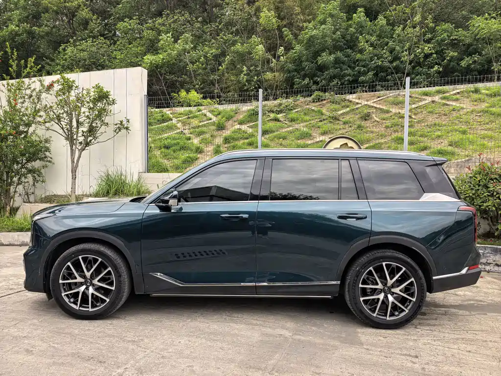 GAC Motor Trumpchi GS8 2021 — фото 4