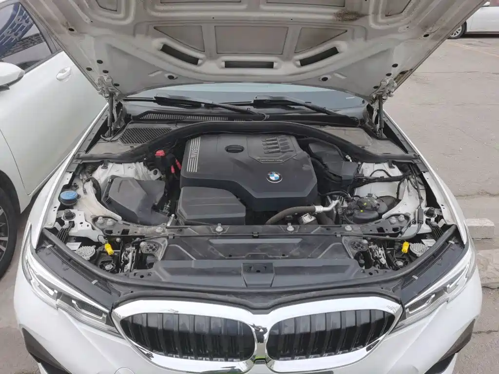 BMW 3 Series 2022 — фото 16