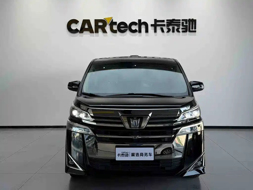 Toyota Vellfire 2021 — фото 1