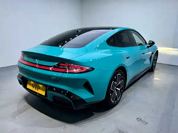 Xiaomi SU7 2024