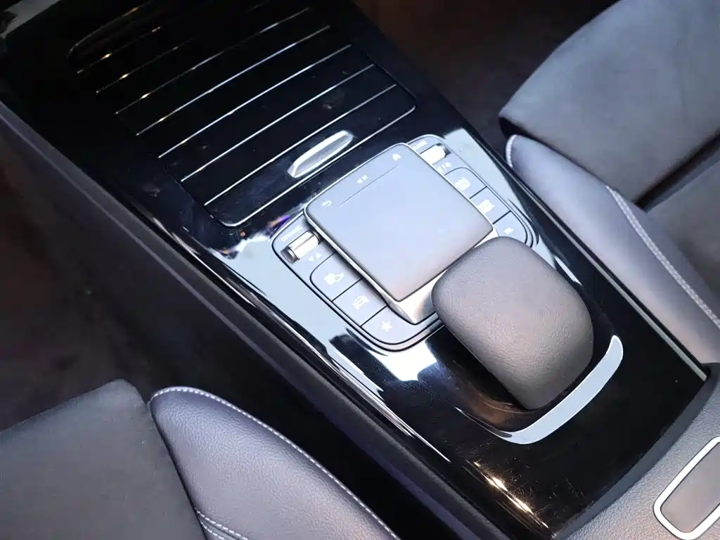 Mercedes-Benz A-Class 2023 — фото 12