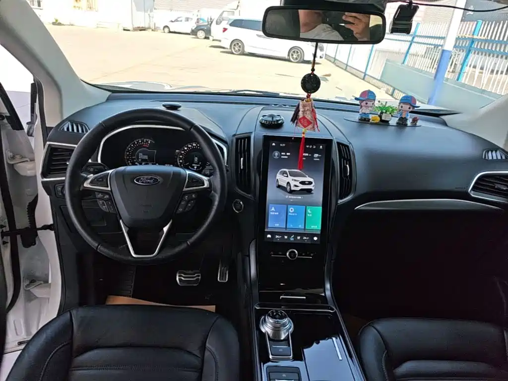 Ford Edge 2020 — фото 10