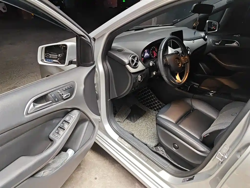 Mercedes-Benz B-Class 2018 — фото 21