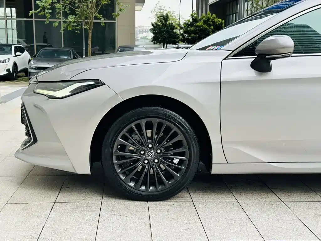 Toyota Avalon 2023 — фото 19
