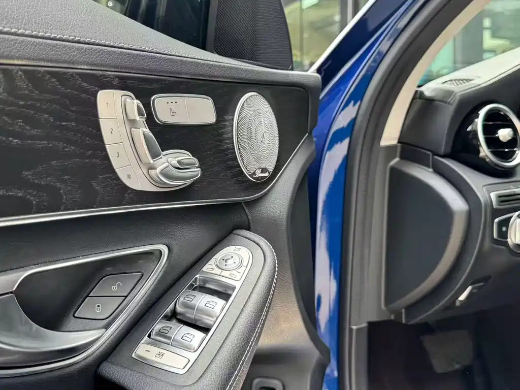 Mercedes-Benz C-Class 2021