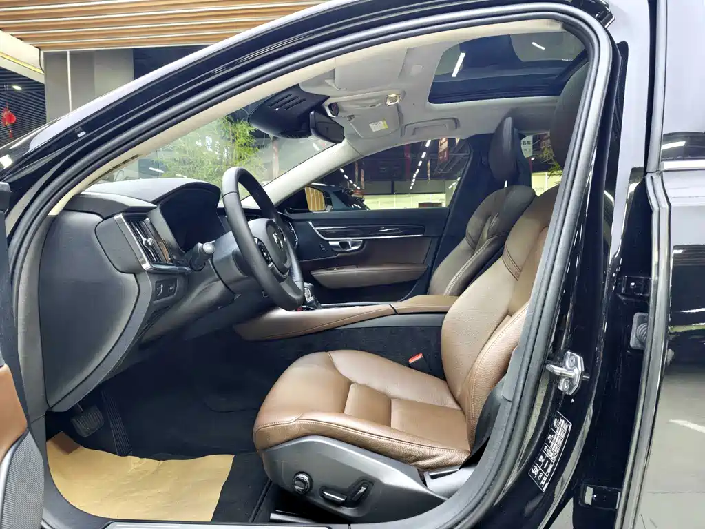 Volvo S90 2017 — фото 15