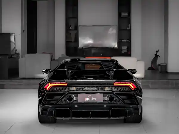 Lamborghini Huracan 2021