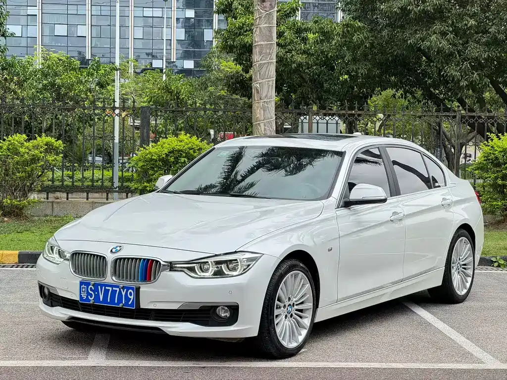 BMW 3 Series 2018 — фото 1