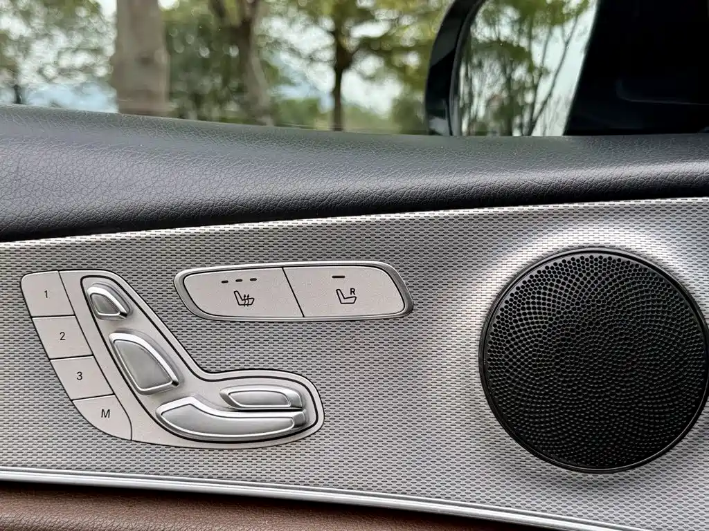 Mercedes-Benz E-Class 2021 — фото 18