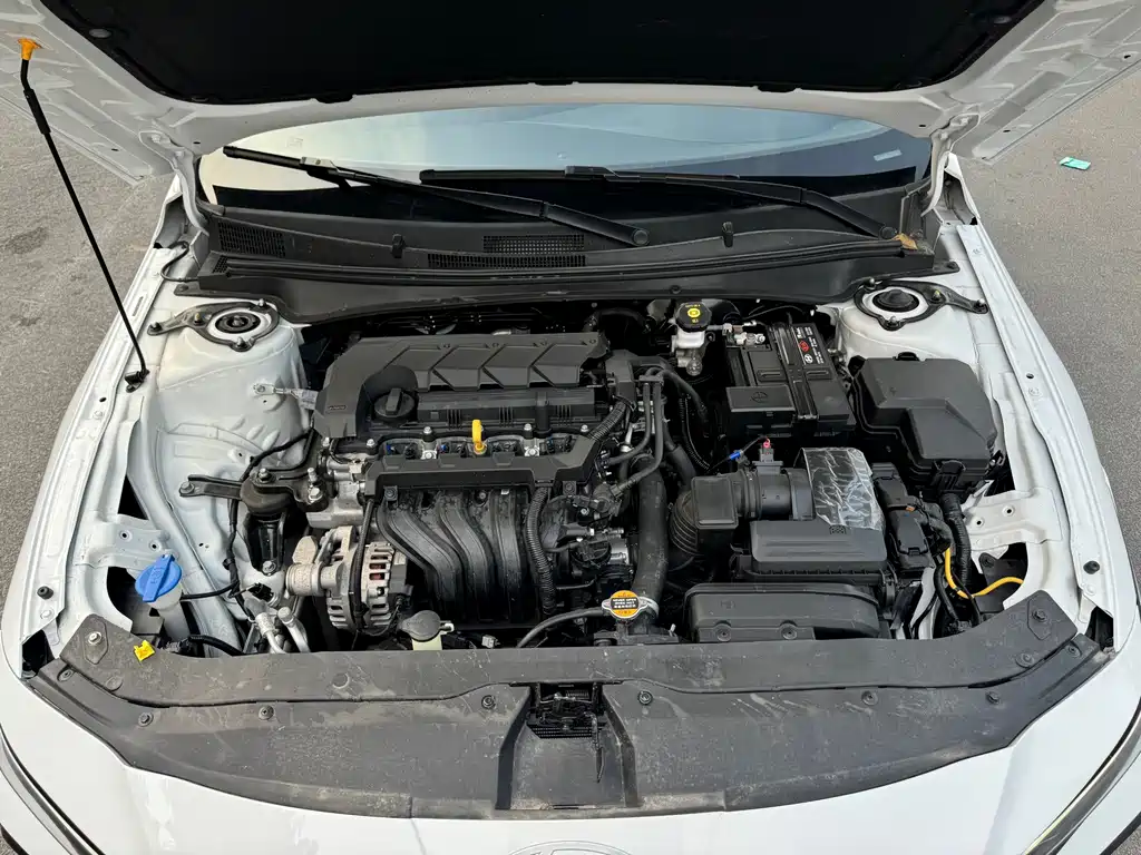 Hyundai Elantra 2023 — фото 10