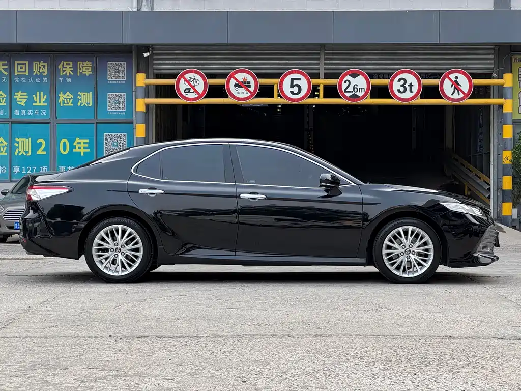 Toyota Camry 2019