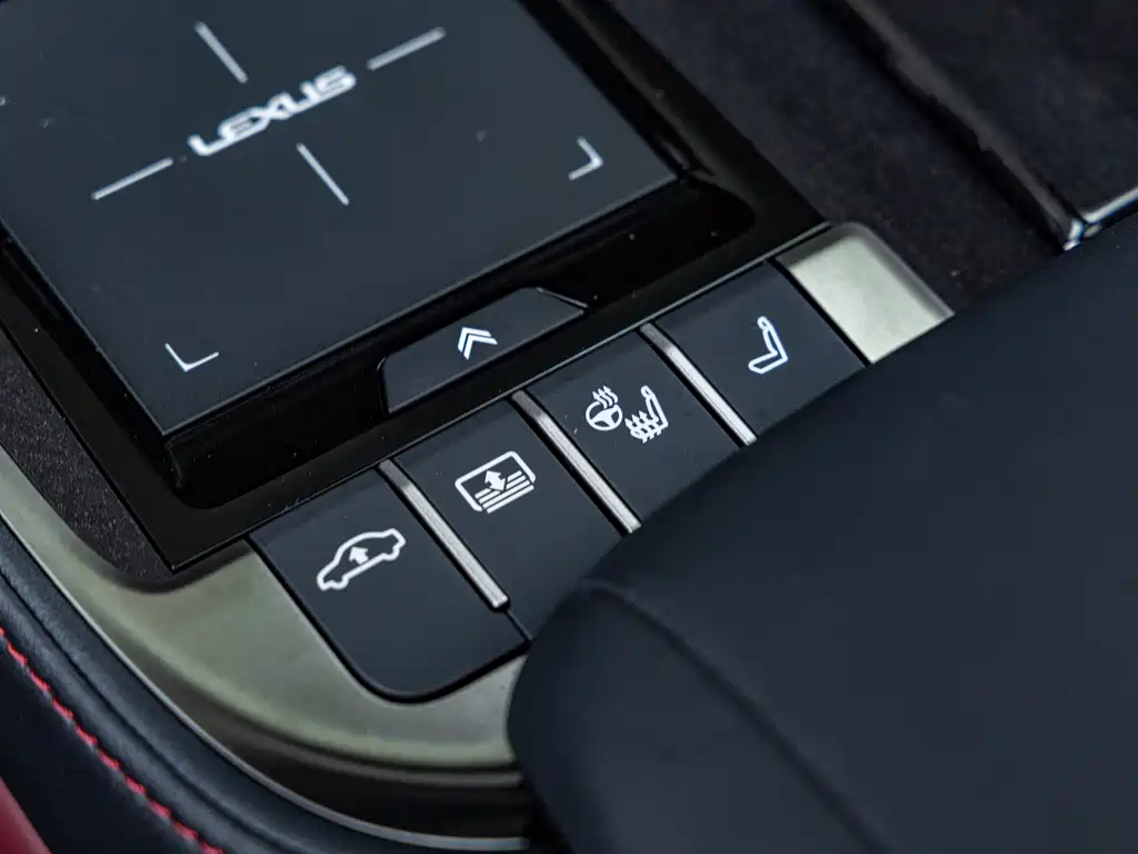 Lexus LS 2021 — фото 17