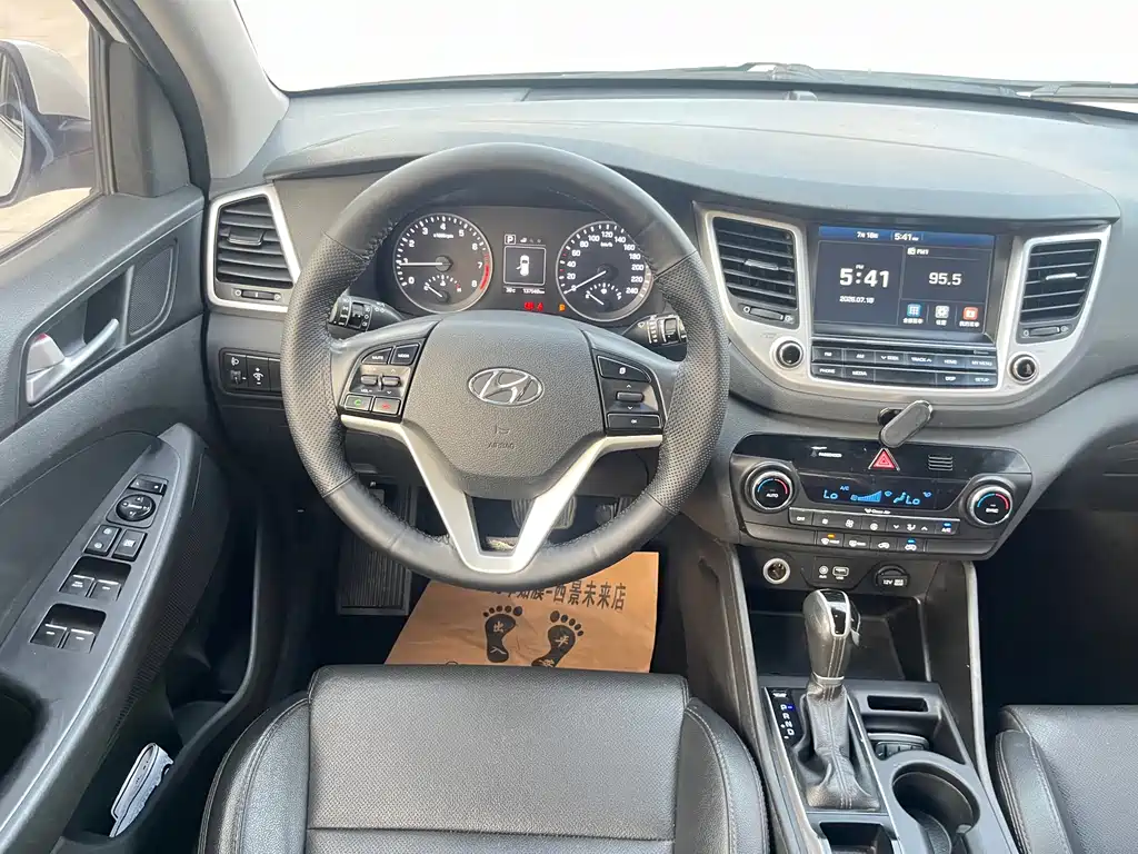 Hyundai Tucson 2018 — фото 11