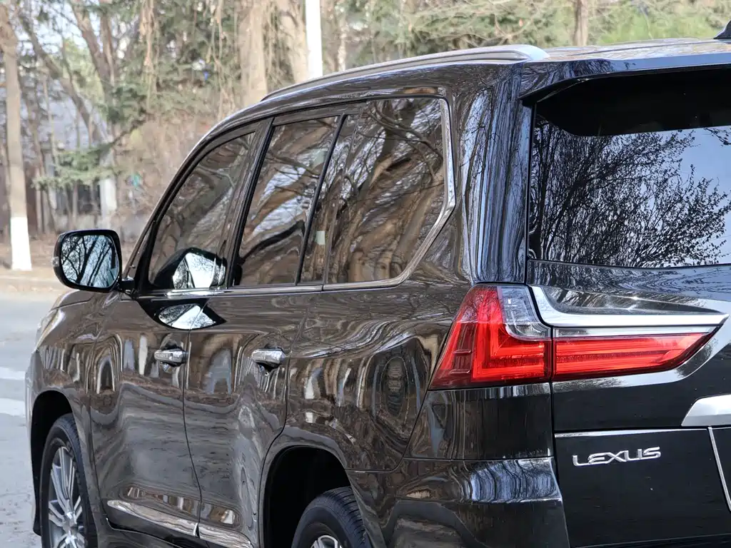 Lexus LX 2016 — фото 13