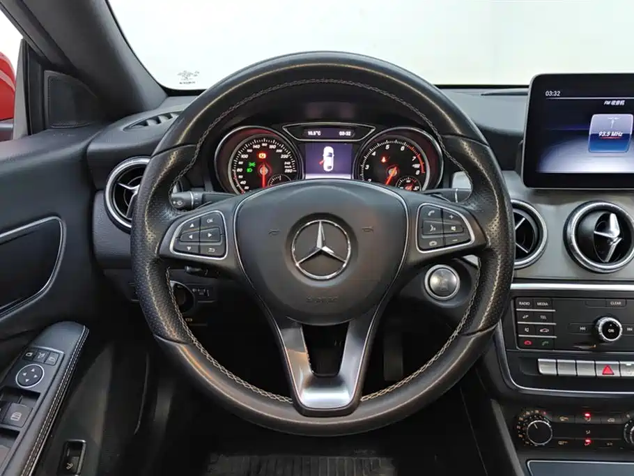 Mercedes-Benz CLA 2017 — фото 15
