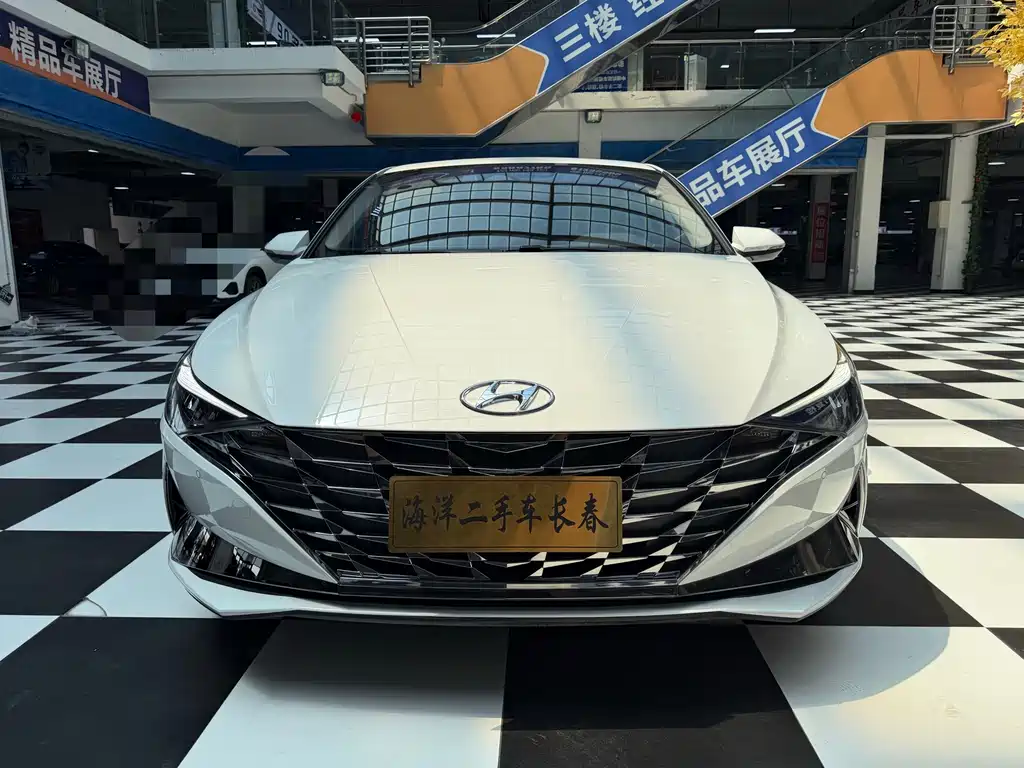 Hyundai Elantra 2022