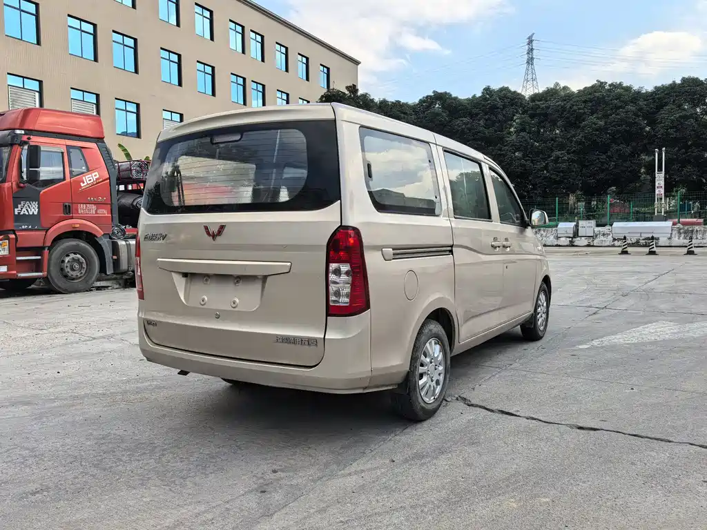 Wuling Rongguang V 2017 — фото 9