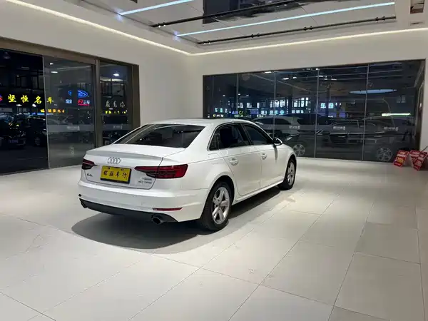 Audi A4L 2017