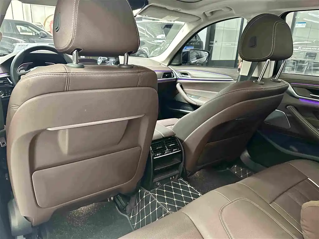 BMW 5 Series 2024 — фото 12
