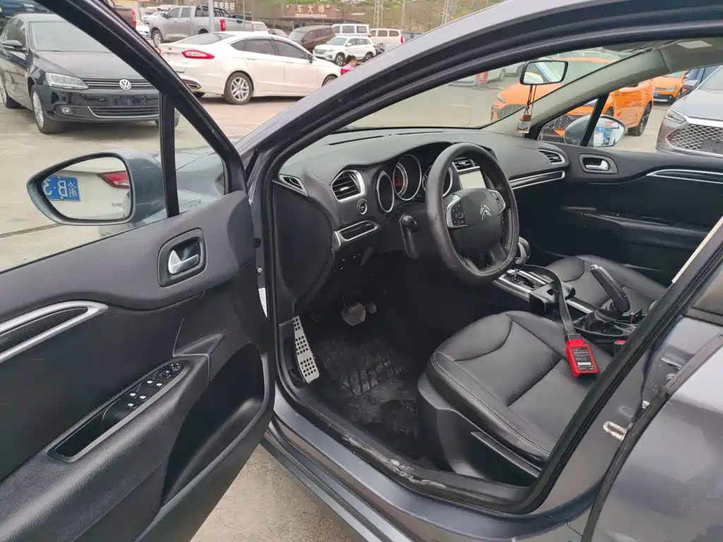 Citroën C4L 2015 — фото 12