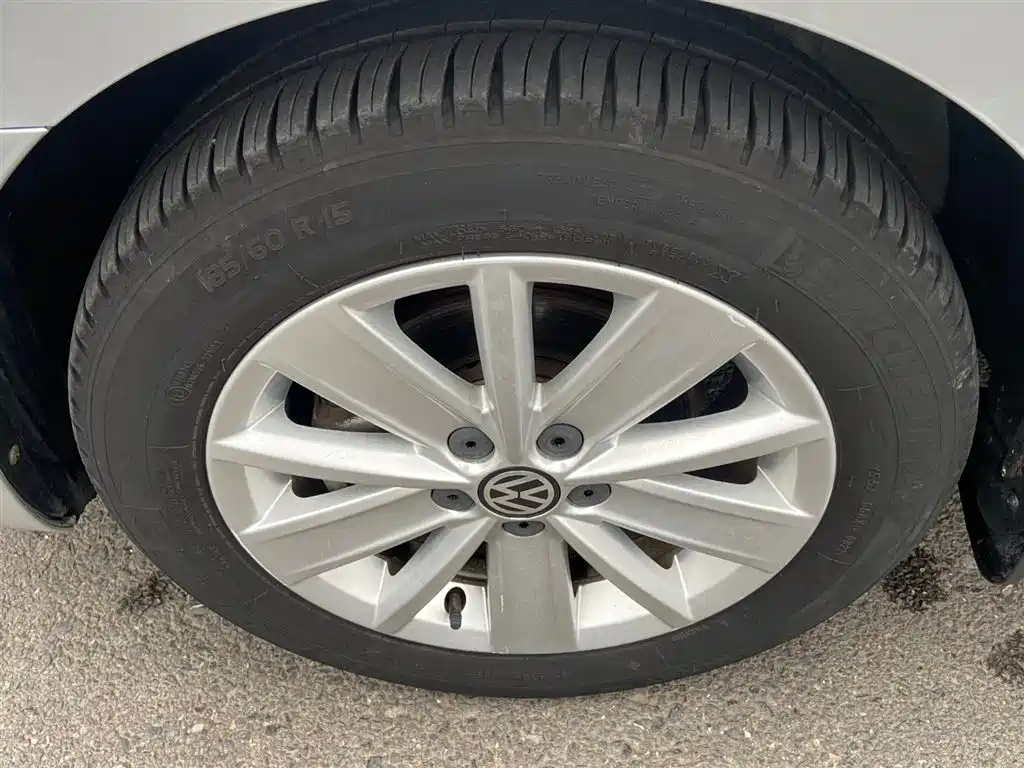 Volkswagen Jetta 2015 — фото 18