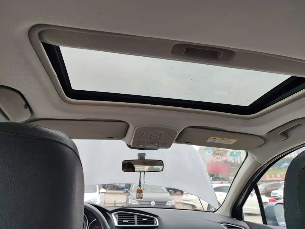 Citroën C4L 2015 — фото 14