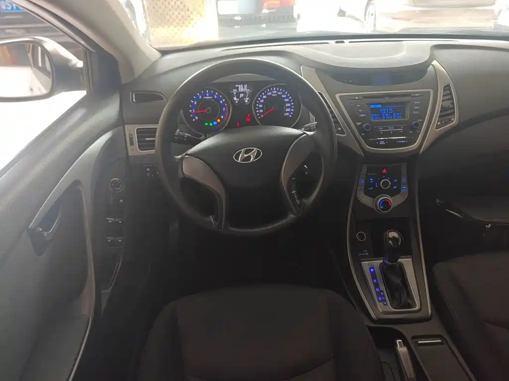 Hyundai Elantra 2018