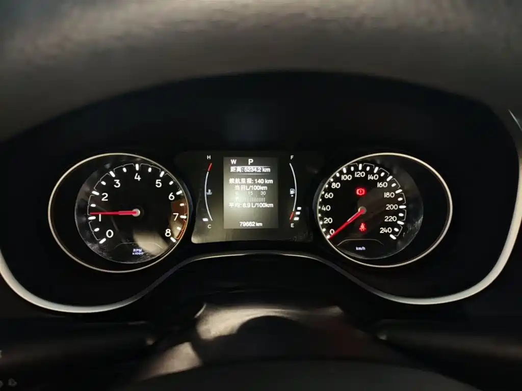 Jeep Compass 2018 — фото 12