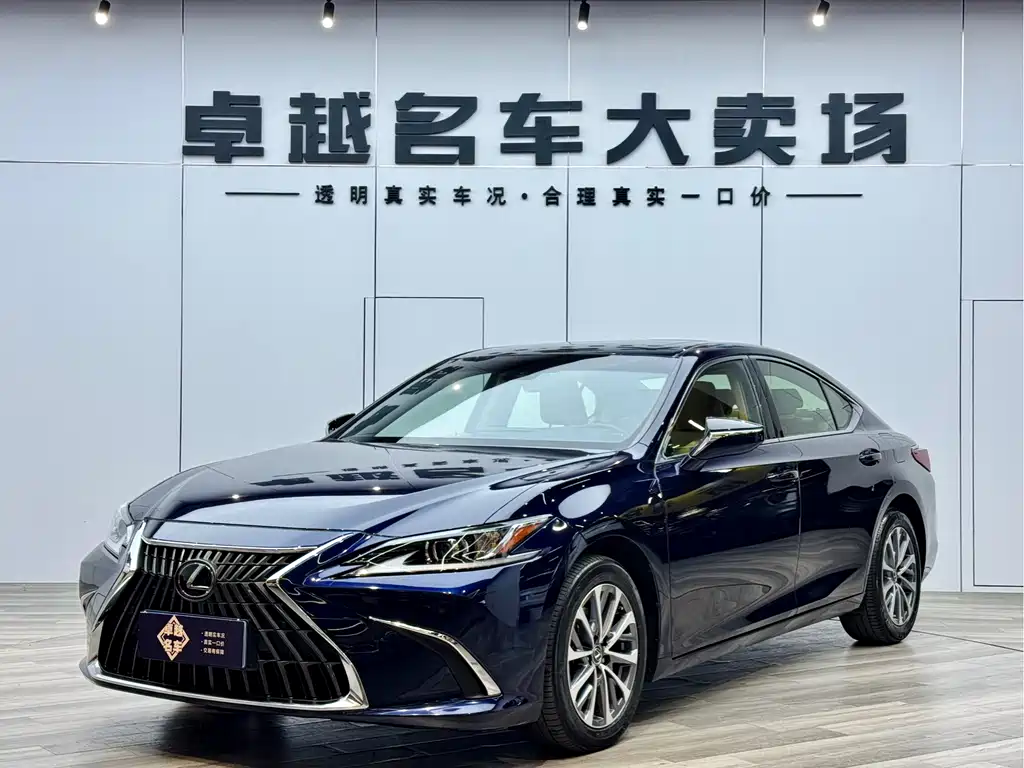 Lexus ES 2022 — фото 1