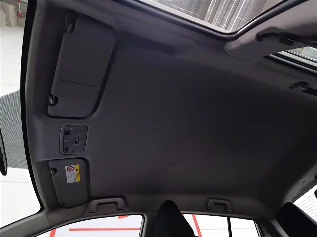 Toyota Yaris L 2019 — фото 20