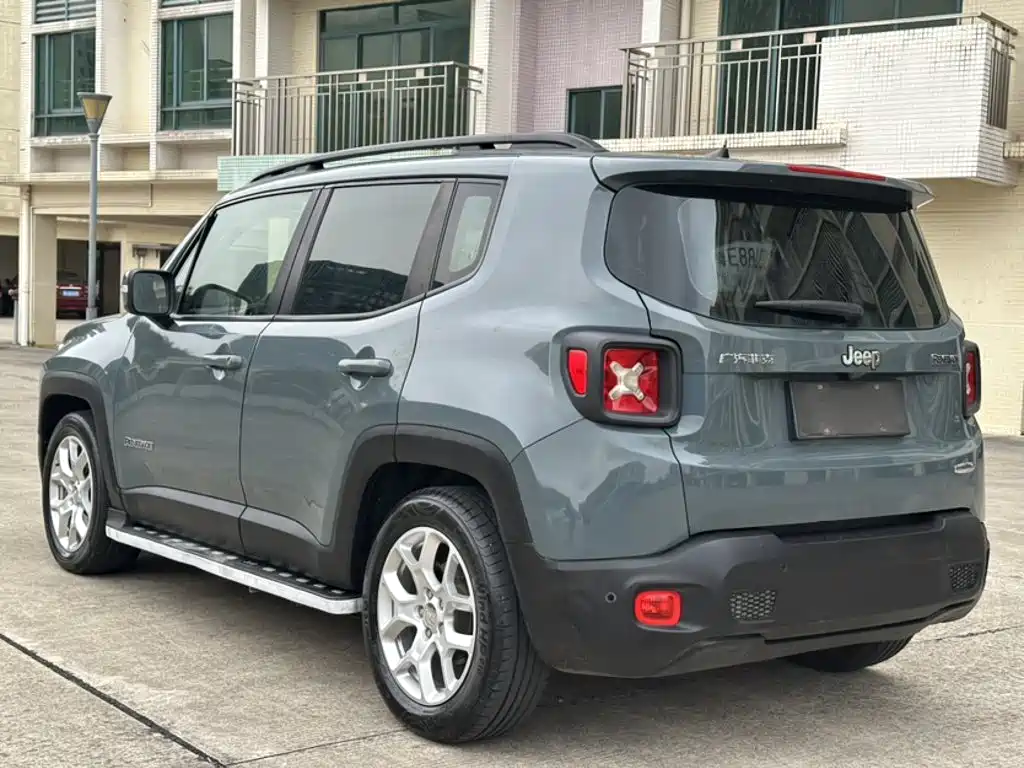 Jeep Renegade 2016 — фото 24
