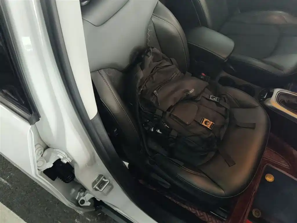 Jeep Compass 2018 — фото 25