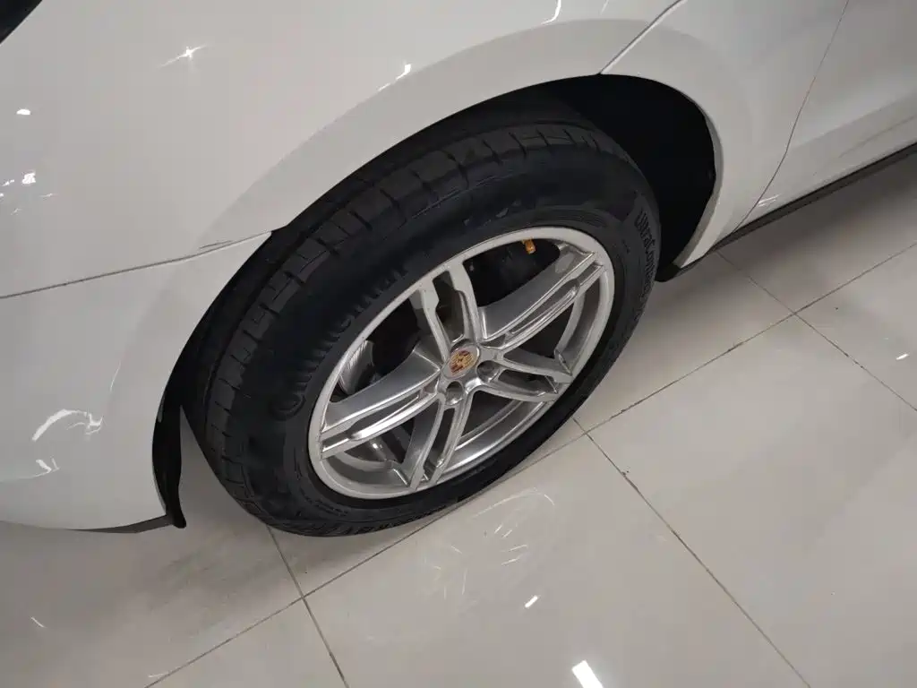 Porsche Macan 2015 — фото 23