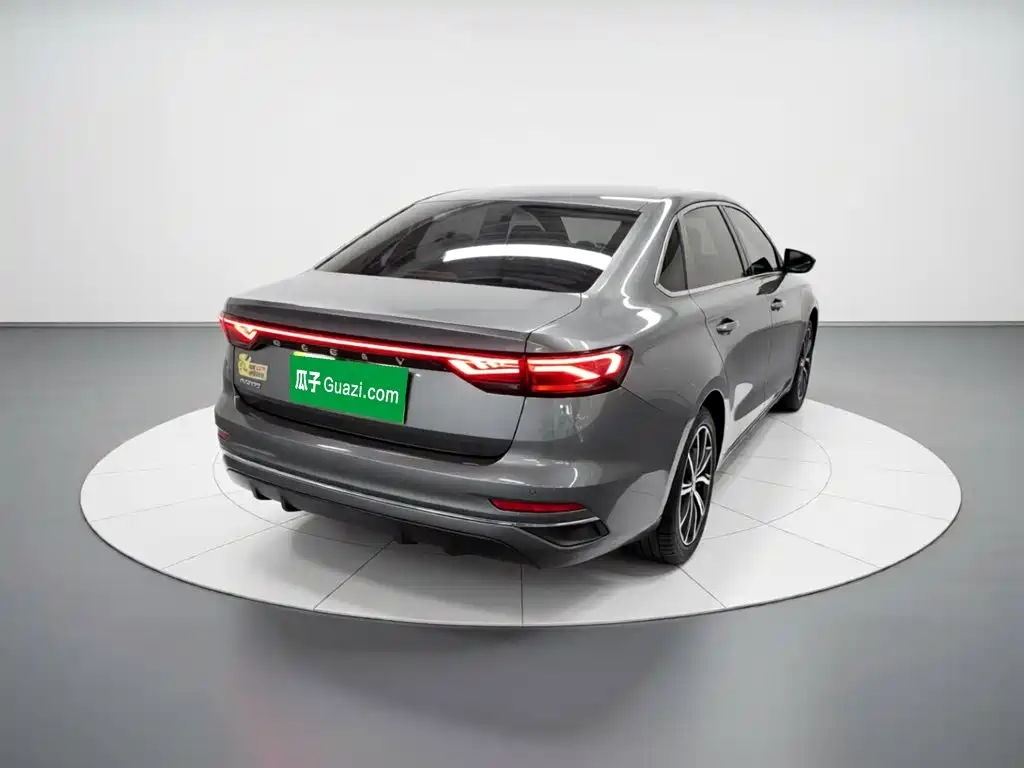 Geely Emgrand 2022