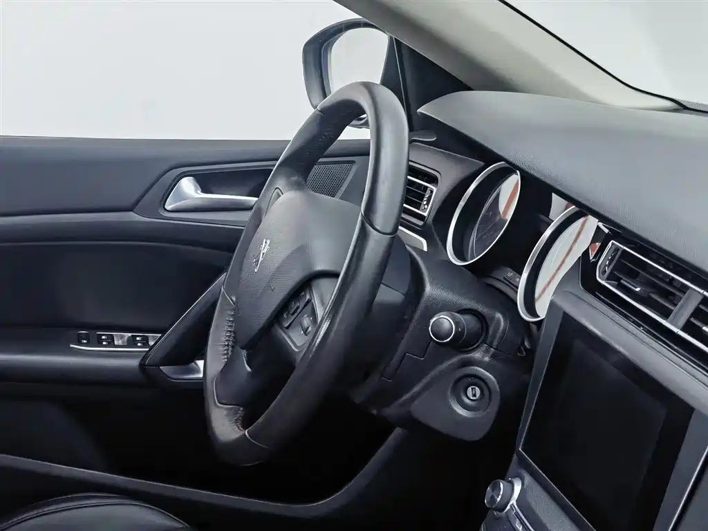 Peugeot 408 2015 — фото 22