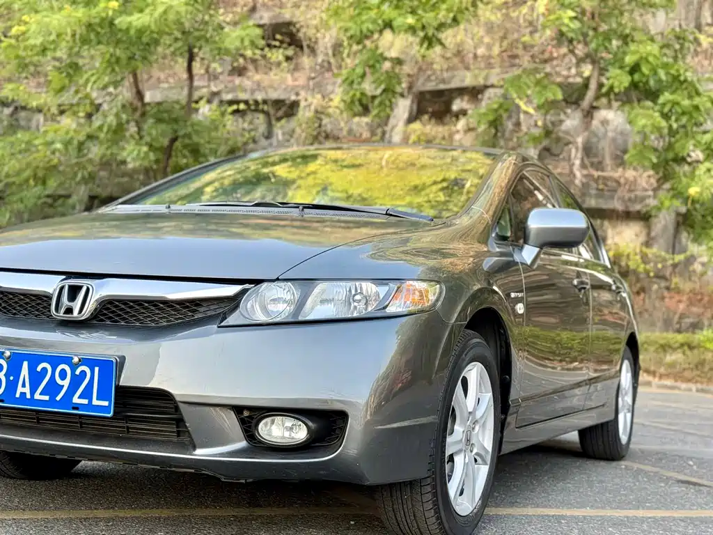 Honda Civic 2010 — фото 4