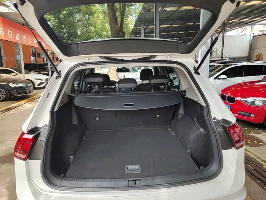 Volkswagen Tiguan L 2021 — фото 19