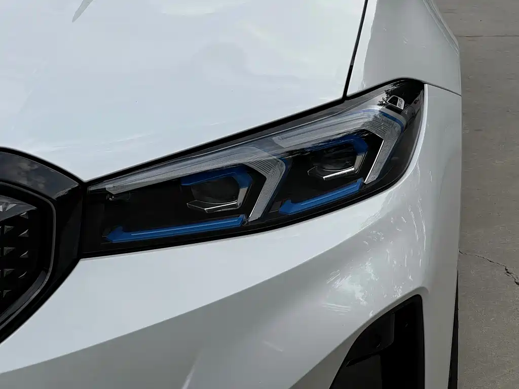 BMW i3 2024 — фото 9
