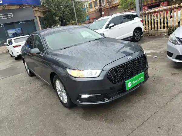Ford Taurus 2016
