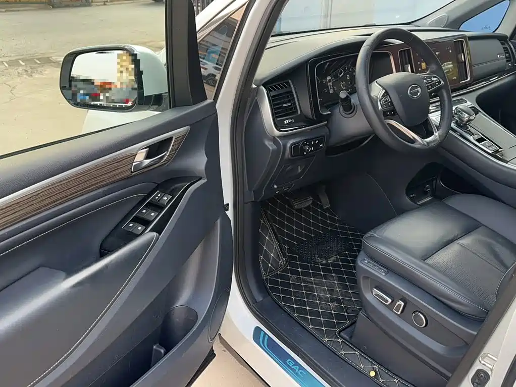 GAC Motor Trumpchi M8 2023 — фото 17
